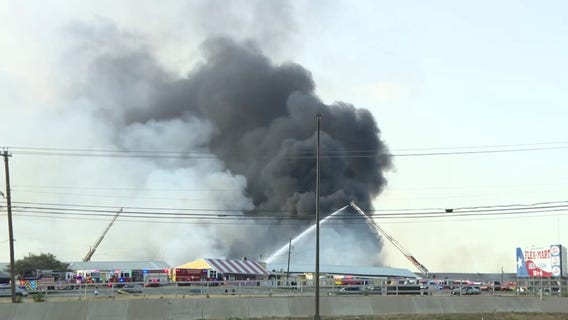 Austin Country Flea Mart fire: 2 people treated for minor injuries