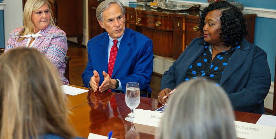 Abbott lays out 3 priorities for Texas Classroom Commission at inaugural meeting