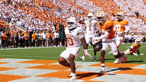 No. 1 Texas Longhorns holds off No. 14 Tennessee Vols 20-17 in Knoxville