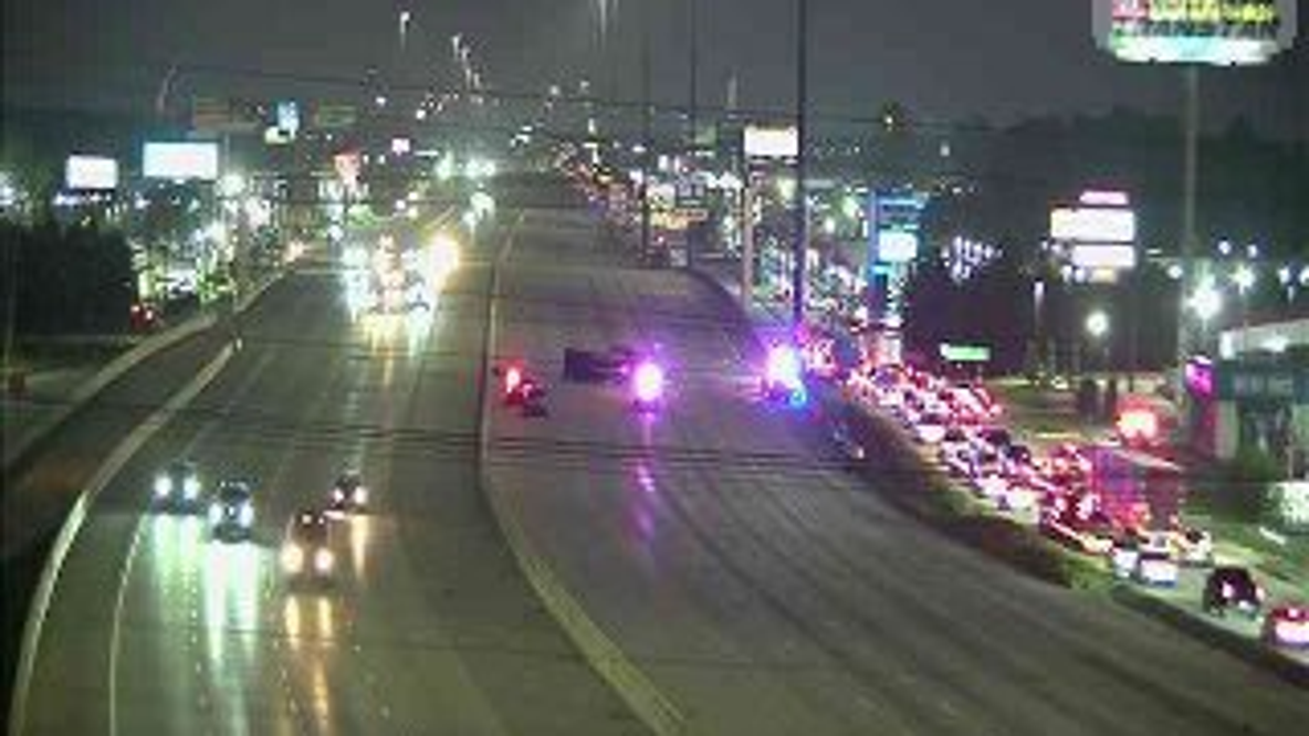 I-45 northbound main lanes closed at Gladstell Street in Conroe area following Sunday morning crash
