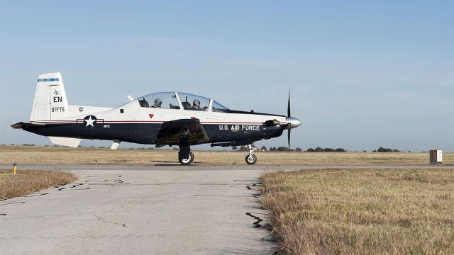 2 military pilots forced to eject from plane near Seguin