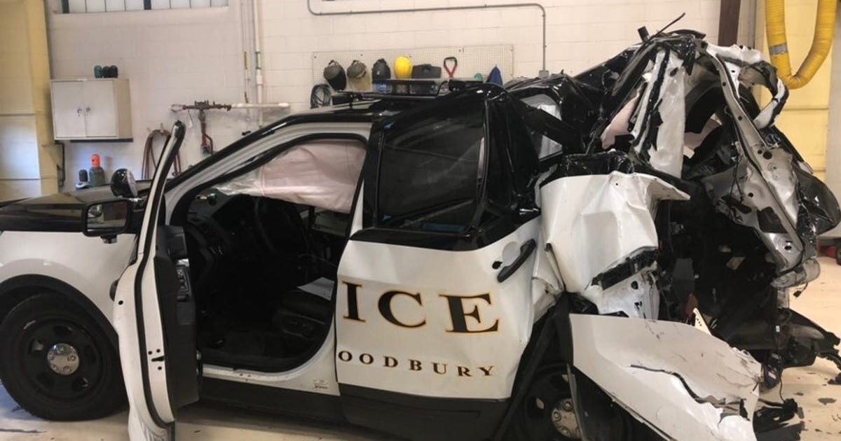 Woodbury police officer suffers 'significant injuries' in crash on I ...
