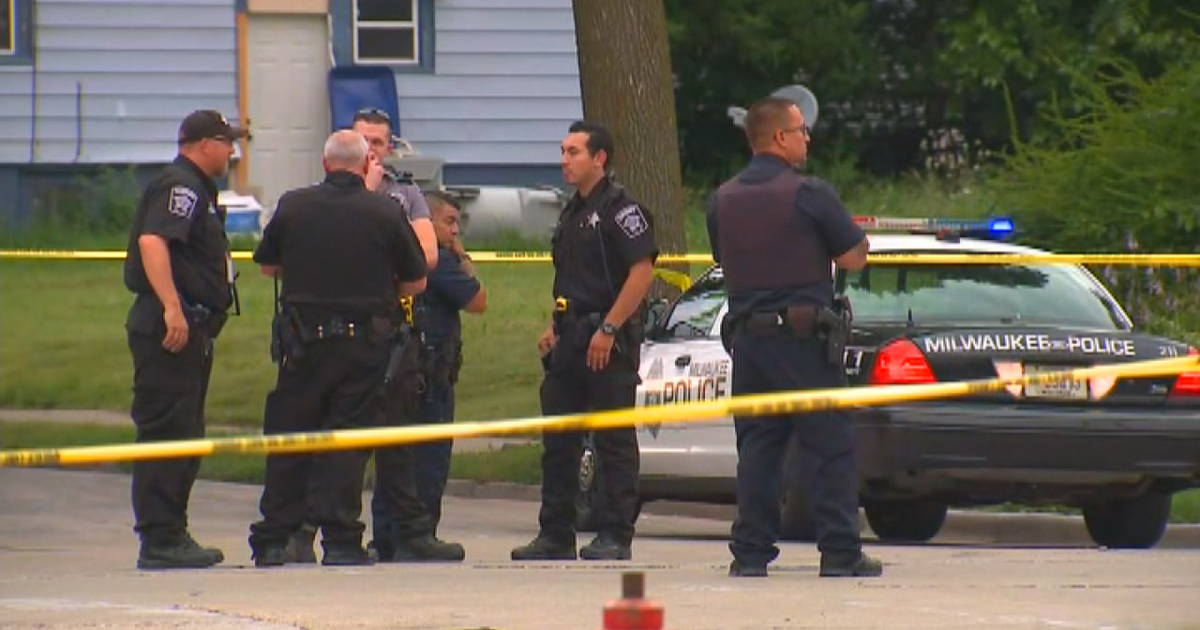 Milwaukee police officer fatally shot; suspect is in custody | FOX 9 ...