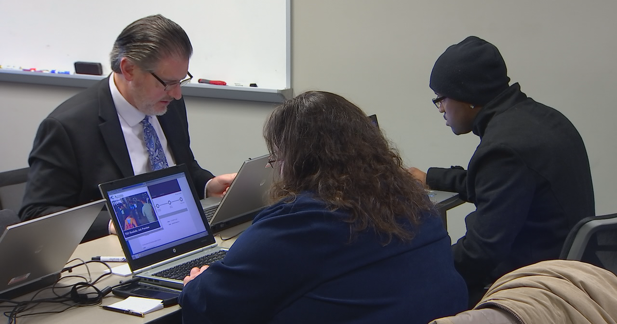 TSA hiring event draws record turnout in Bloomington, Minn. | FOX 9 ...