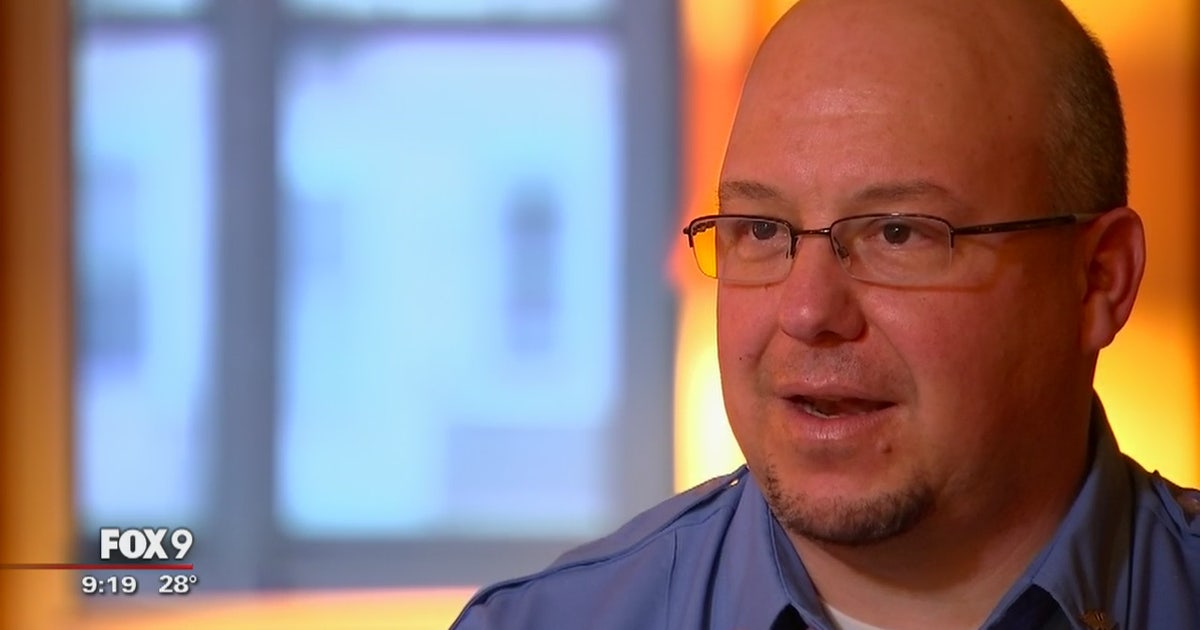 Off-duty paramedic awarded after saving lives | FOX 9 Minneapolis-St. Paul