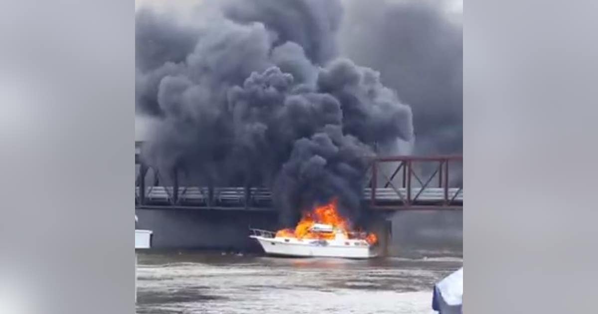 Mississippi River boat explosion caught on video | FOX 9 Minneapolis-St ...