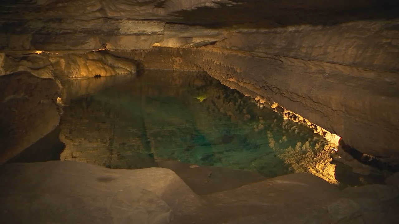 Minnesota S Mystery Cave Welcomes Hundreds For New Years Hike FOX 9   200a1ee7 520P20MYSTERY20CAVE20WARM20TEMPS 00.01.55.00 1514850223277  4756099 Ver1.0 