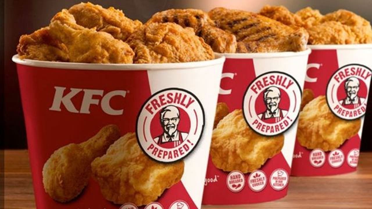 goes Man\'s bucket hack epic viral KFC chicken
