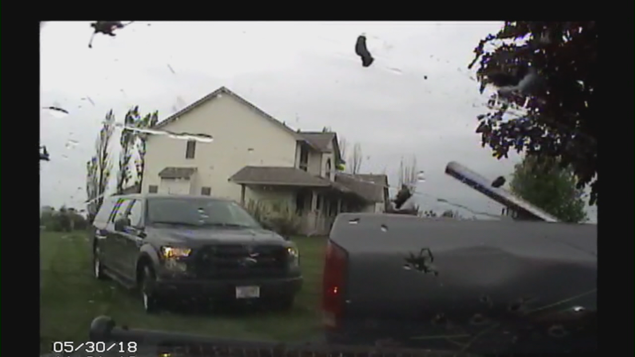 WATCH Police chase stolen vehicle through Hudson, Wisconsin