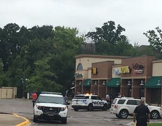 Cell Phone Store Clerk With Permit To Carry Shoots Robbery Suspect
