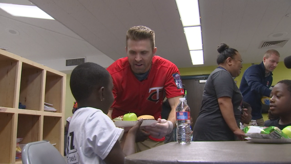 Twins' Brian Dozier hosts cookout at Boys and Girls Club