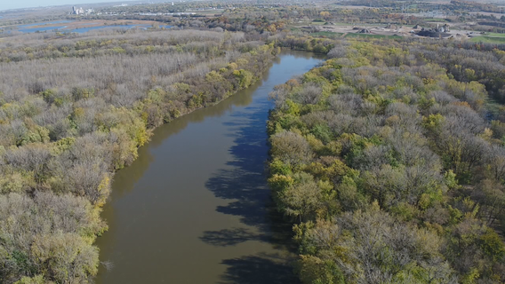 Crews search Minnesota River in Belle Plaine after locating unoccupied boat