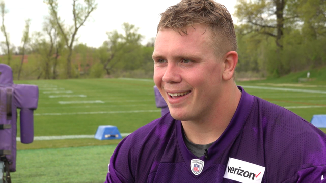 1-on-1 with Vikings rookie center Pat Elflein