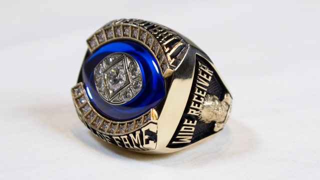 Former Viking Randy Moss to receive Hall of Fame ring at halftime