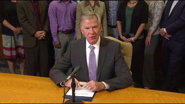 Chris Coleman suspends campaign for Minnesota governor