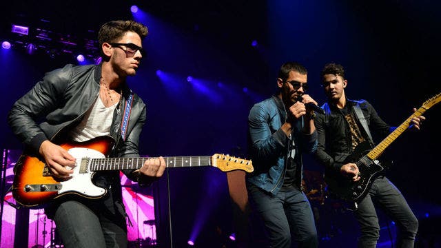 Jonas Brothers to play free concert at The Armory during Final Four
