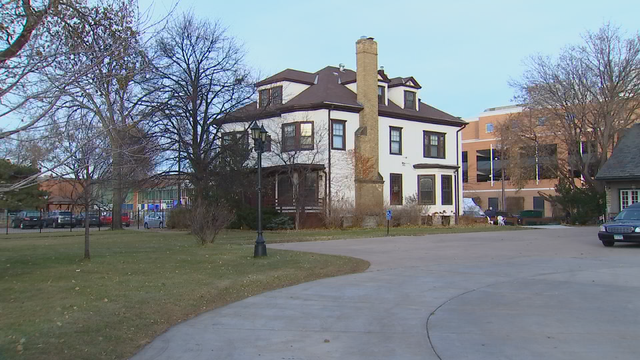 LOOK INSIDE: Luxurious rental homes for the Super Bowl