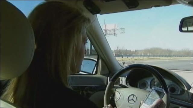 Hands-free cell phone restrictions to pass this year, Minnesota lawmakers say