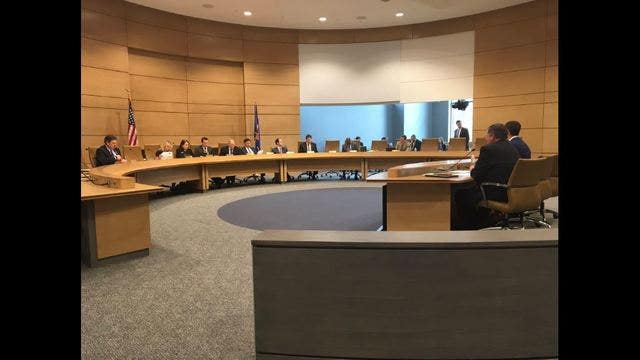 Sunday alcohol sales passes Minnesota Senate committee