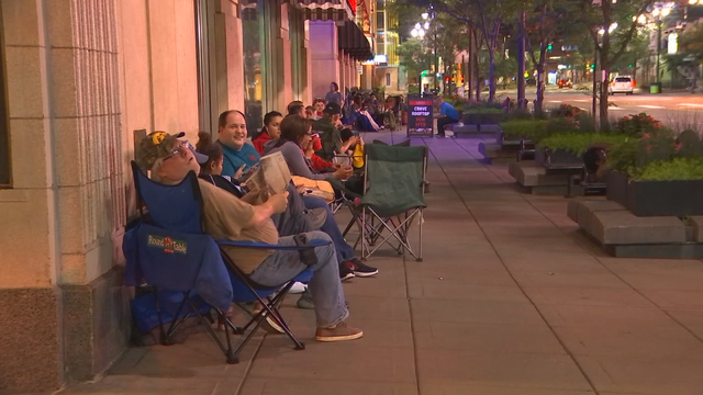 Dozens line up outside State Theatre for 'Hamilton' tickets