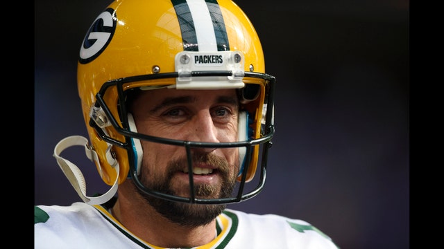 Packers' Aaron Rodgers suffers broken collarbone