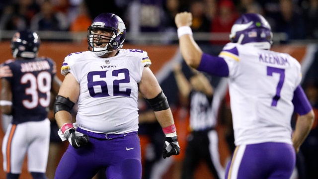 Vikings Guard Nick Easton undergoes neck surgery likely to end his season