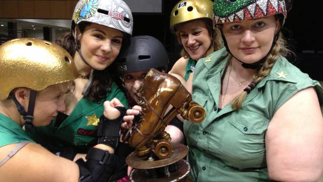 Throwing elbows with the Minnesota Rollergirls