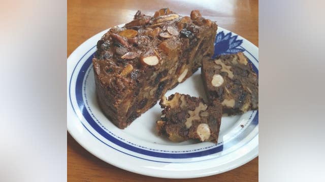 RECIPE: Wonderful fruitcake + honey glögg