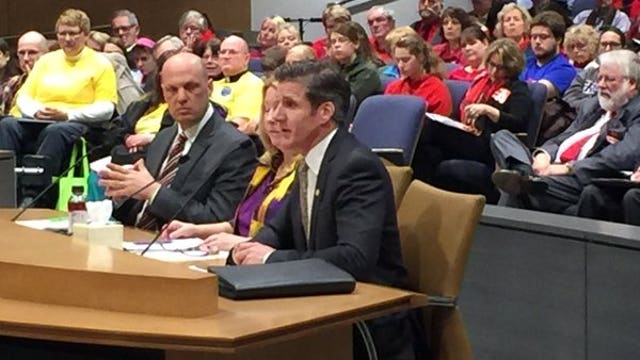 EXPLAINER: Death with Dignity law proposed in Minnesota