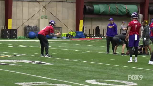 Sam Bradford returns to practice with playoff-bound Vikings
