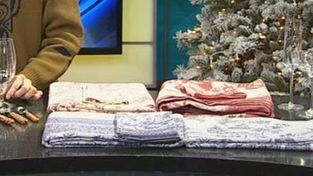 Tips on setting your holiday table