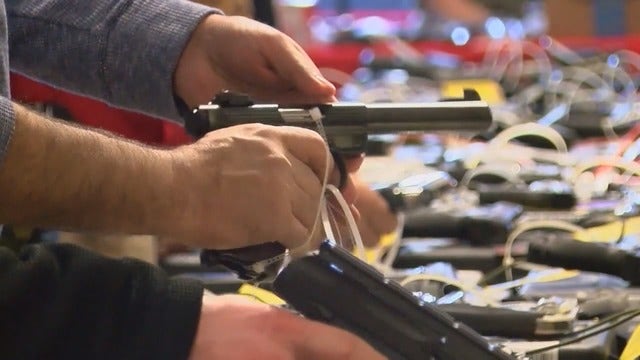 Deadlocked vote likely dooms Minnesota gun control measures