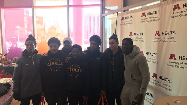 Xavier Rhodes brings holiday cheer to the Children's Hospital