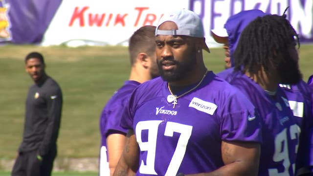 AP source: Vikings DE Griffen to void deal, hit free agency