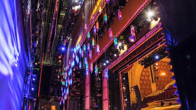 Bursting with smoke and spectacle, Aladdin arrives in Minneapolis