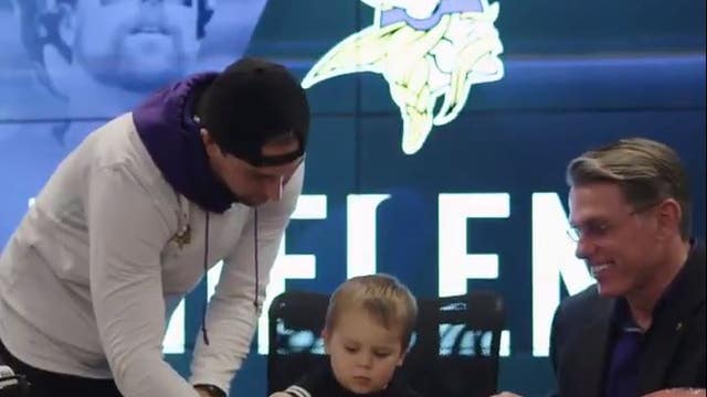 Adam Thielen's son helps with contract extension