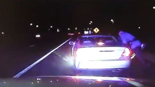 Video: NJ State Troopers deliver baby on Parkway