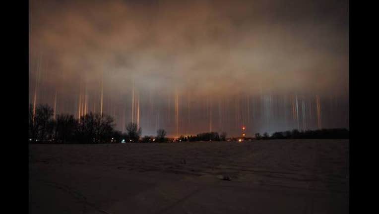 032e84e3-Light pillars in Annandale, MN