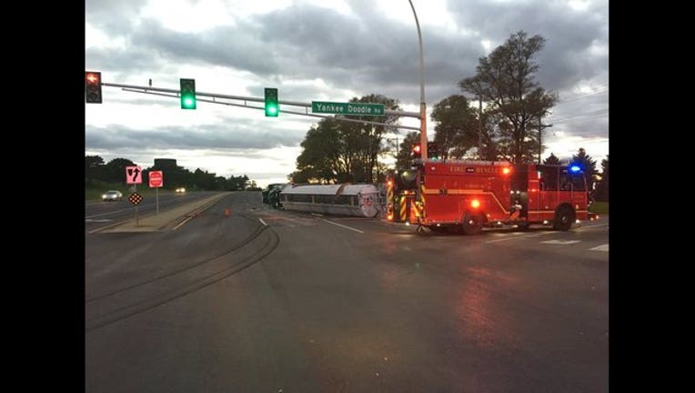 18c49f1e-tanker rollover hwy 13 eagan_1540771203610.jpg.jpg