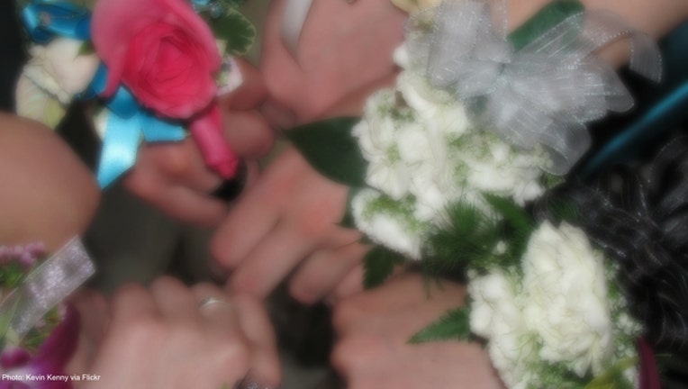 236181af-Prom photo by Kevin Kenny via Flickr-404023