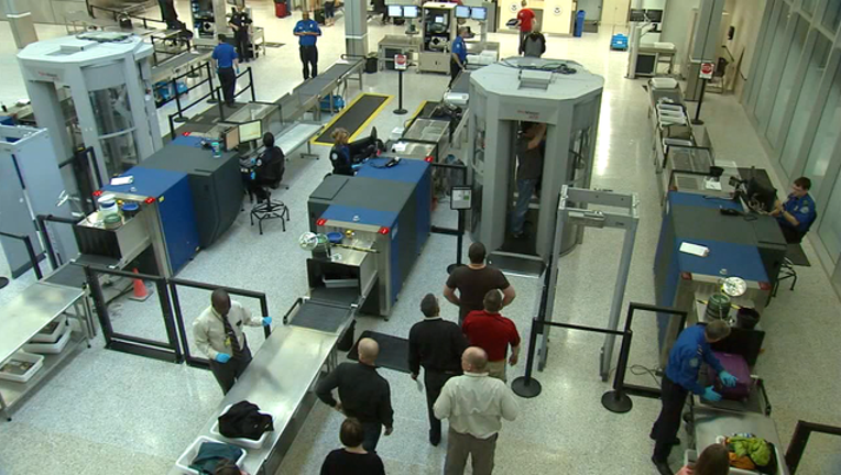 405ea095-MSP AIRPORT SECURITY CLOSURE_KMSP5e74_146.mxf_00.00.09.16_1503422035979.png