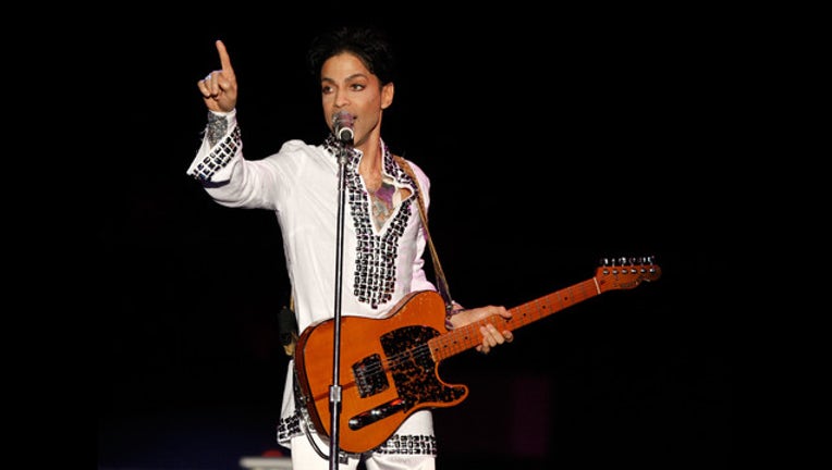 42948ec4-prince finger point getty