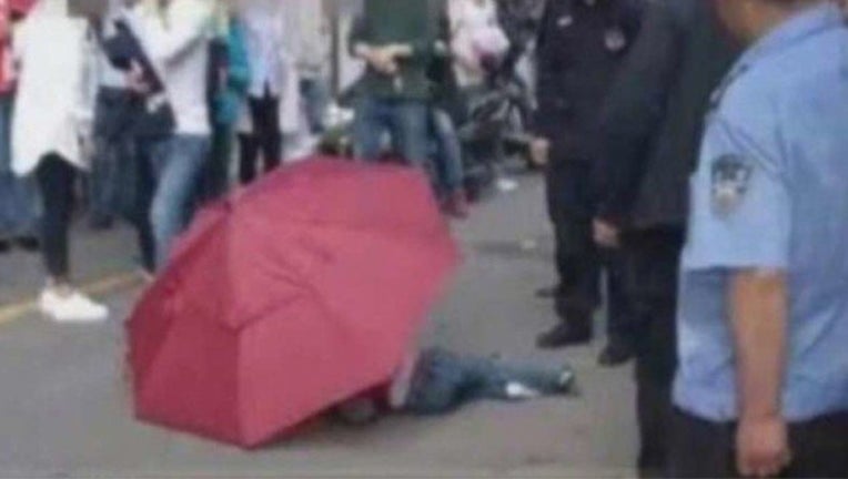 5e26b276-umbrella-boy_1492688236556-402970.jpg