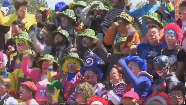 5fa33a96-ClownWEB_1476985478545-402429.JPG