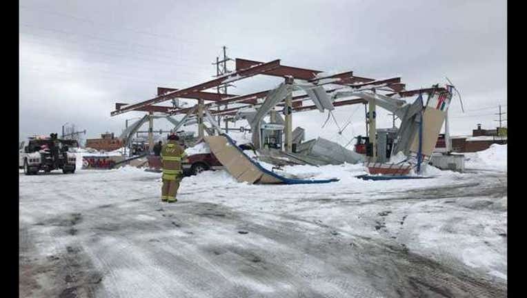 77073a6d-Holiday station collapse Eau Claire
