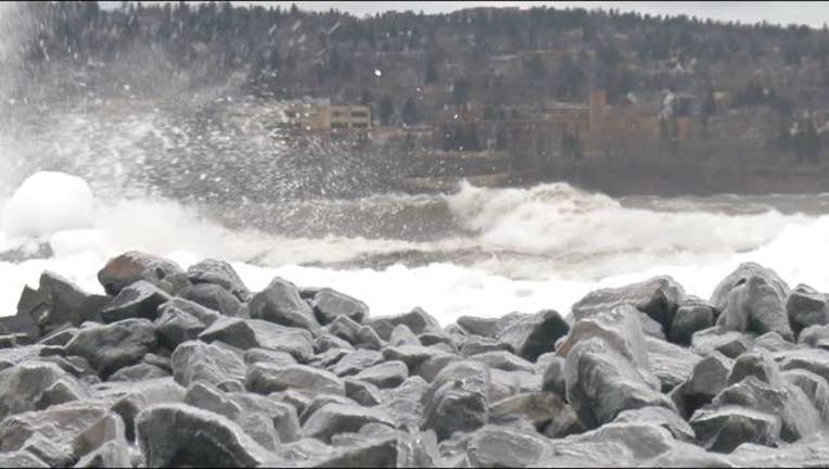 duluth waves crash_1555033818280.JPG.jpg