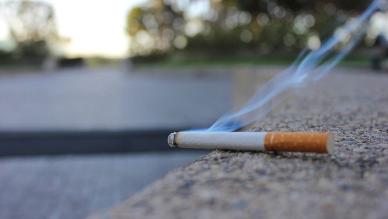 8ddbd817-cigarette-smoking_1474545510351-404023.jpg