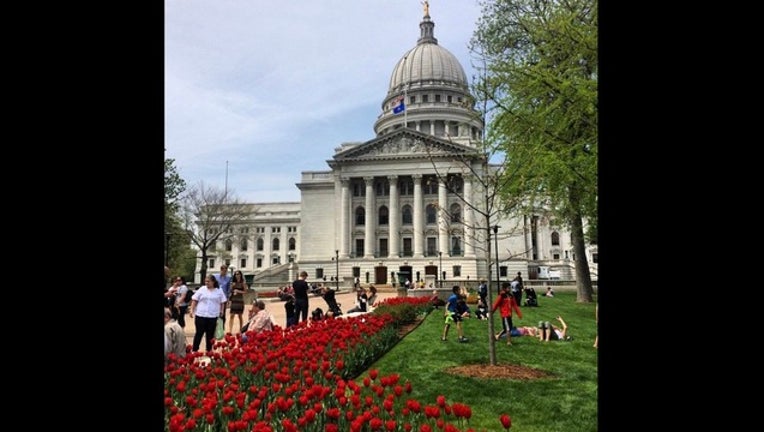 9192ae08-Wisconsin capitol_1496241487000.jpg