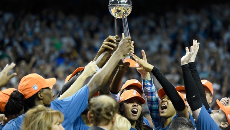 ba2a0089-lynx trophy getty