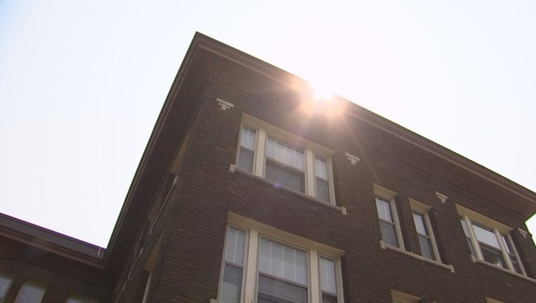 bd9ebfab-Apartment building generic